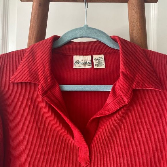 Red collared rubbed shirt/blouse - Picture 2 of 4